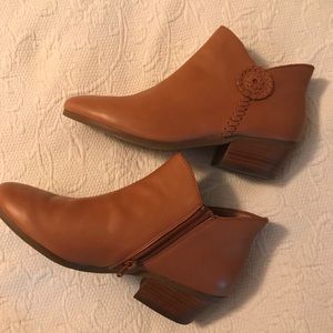 Size 9 Jack Rogers boots